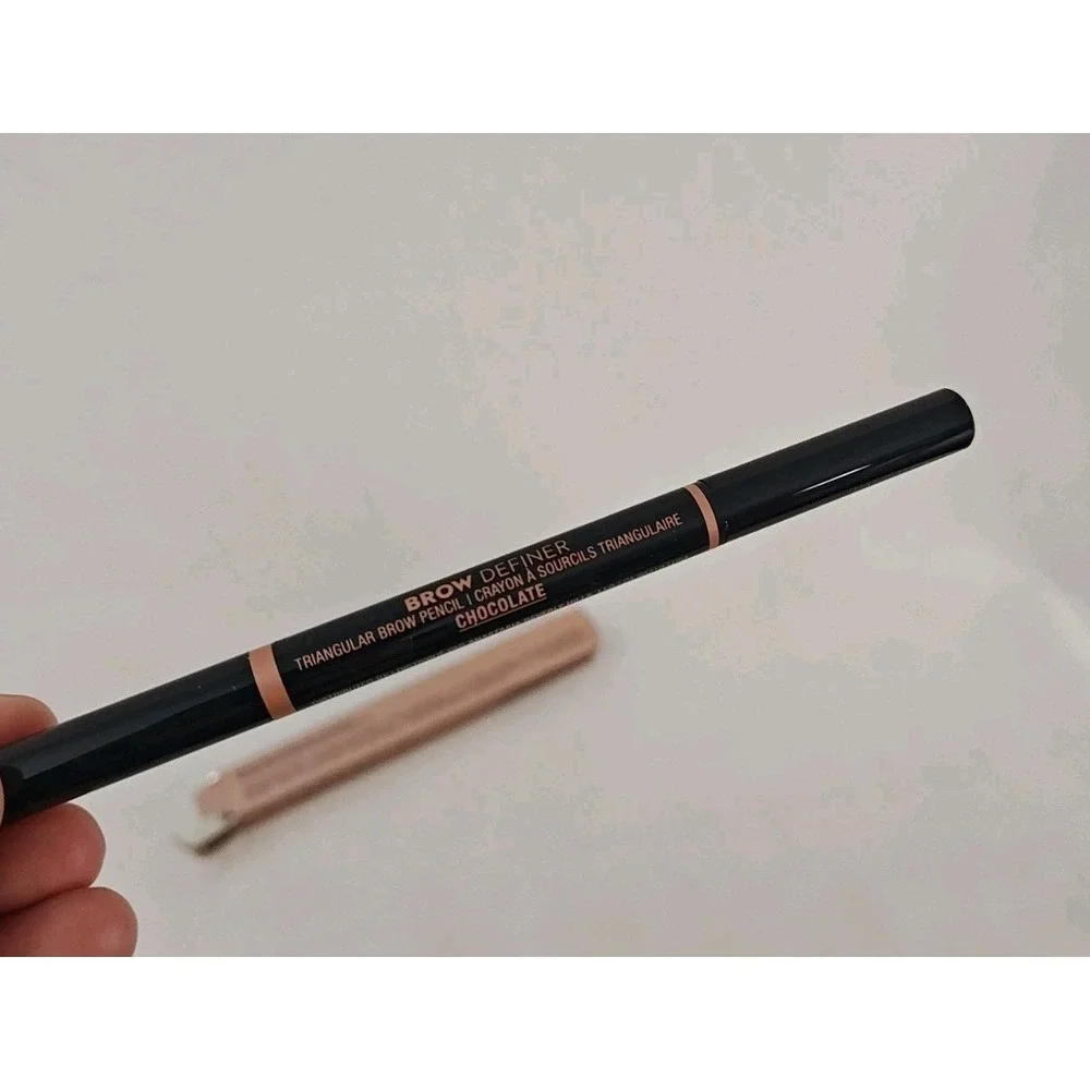 Anastasia Beverly Hills Brow Definer Triangle Tip  Precision Pencil Chocolate‎